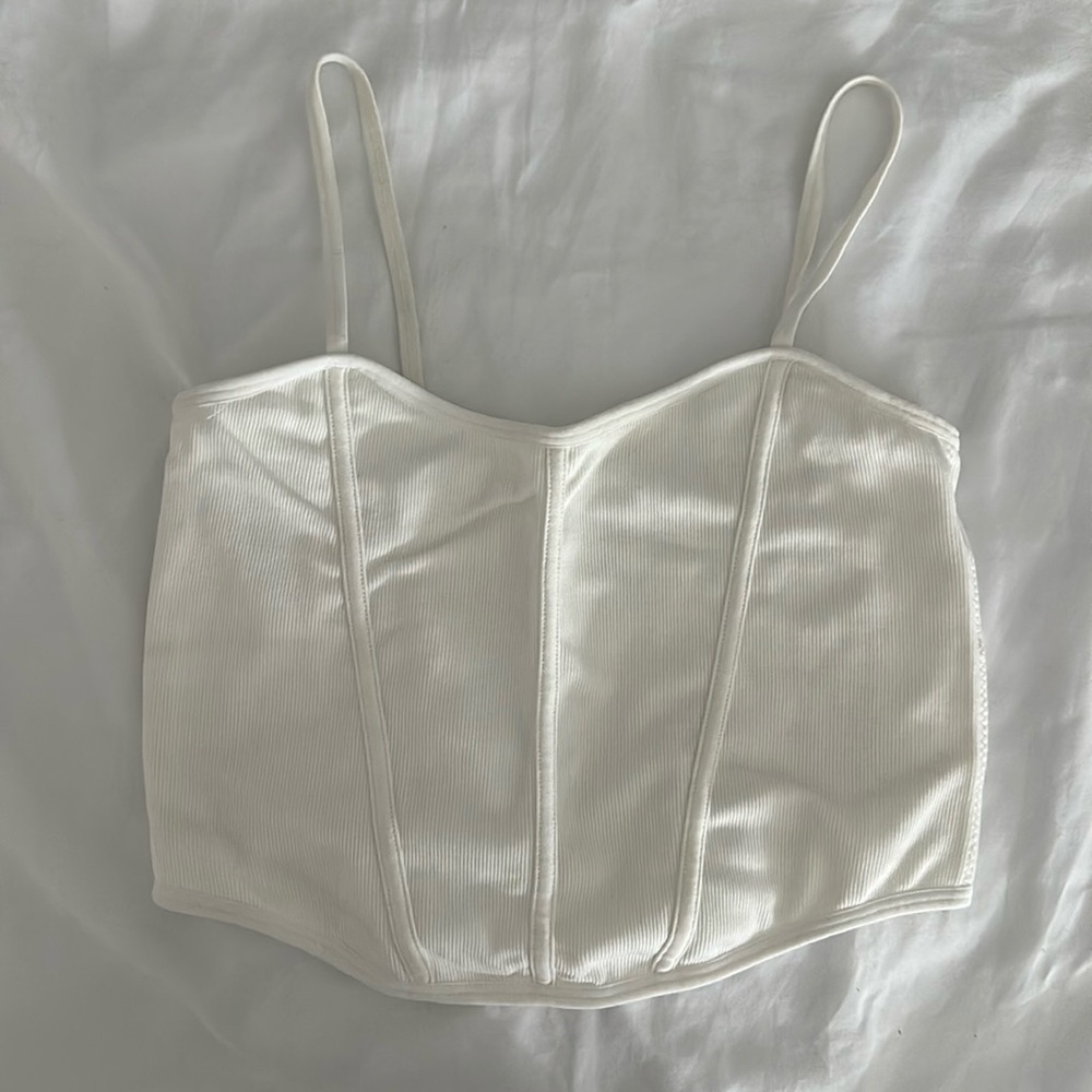Garage White tank